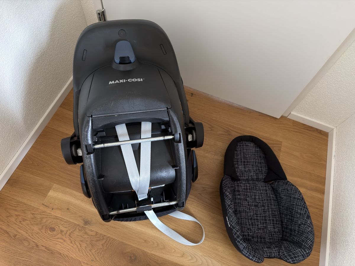 Maxi-Cosi Seggiolini per auto: Maxi-Cosi Rock i-Size Babyschale & Basisstation, unfallfrei – Usato da Oberkirch LU venduto da LoVelo3 8