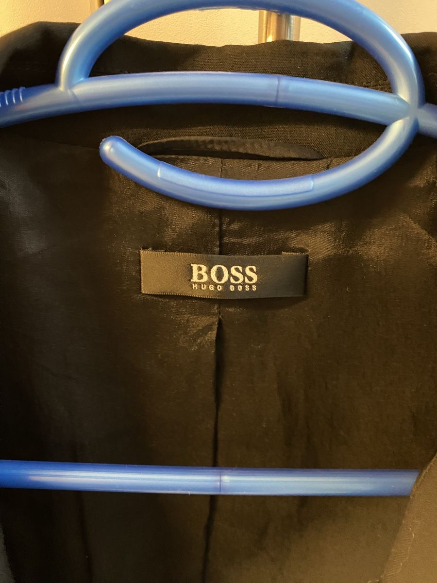 Hugo Boss Completi & Tailleur: Schwarzer BOSS Blazer, Gr. 42 – Usato da Merlischachen venduto da aly_9ncj 1