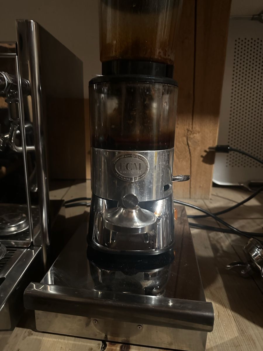 ECM Manufacture Machines à café & Machines à expresso: Espresso Machine and Coffee Grinder Set Used – Défectueux à Winterthur par fel_88yd 2