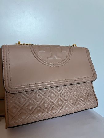 Tory Burch – Elegante Schultertasche in Beige mit goldfarben