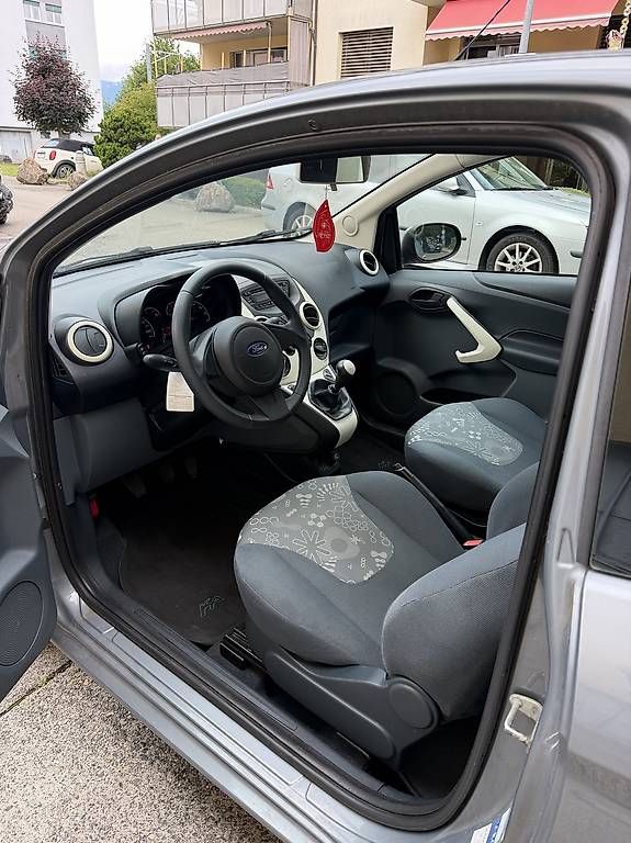 Ford Automobili: Ford Ka 1.2 expertisé – Usato da Yverdon-les-Bains venduto da mil_d9bm 4
