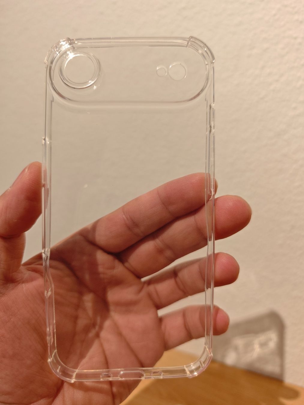 Covers & Schutzfolien: Iphone 17 Air - ultradünne Silikon Schutzhülle – Neu und originalverpackt aus Grosshöchstetten von Mouchi