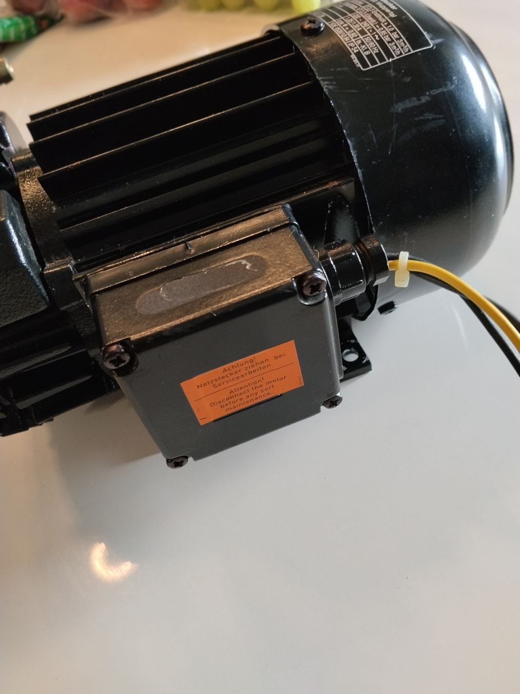 Compressori: Vakuumpumpe / Verdichter Becker VT 3.3 – Usato da Brügg BE venduto da obm_fs8d 3