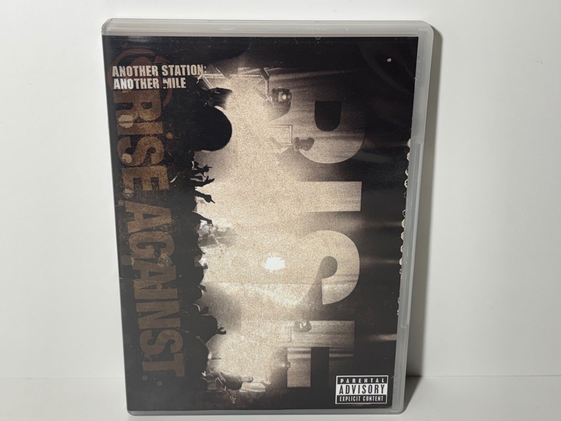 Tous les DVDs: Rise Against - Another Station, Another Mile DVD – D'occasion à Wilderswil par Sstriker