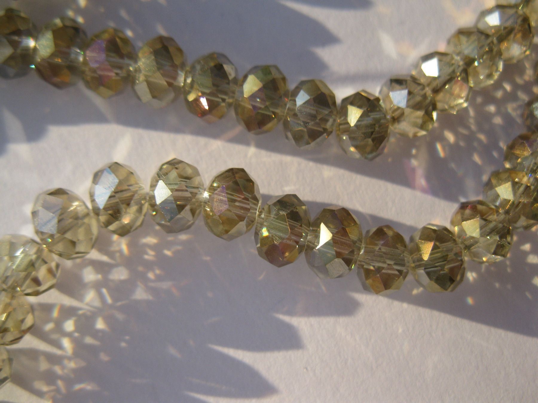 Perle (finte): 1 Strang Glasperlen 6x4mm champagner AB – Nuovo e nell'imballaggio originale da St. Margarethen TG venduto da LuanaKa