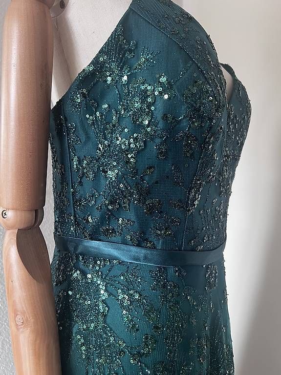 Vestiti: Abendkleid  – Usato da Winterthur venduto da Anjarys 1