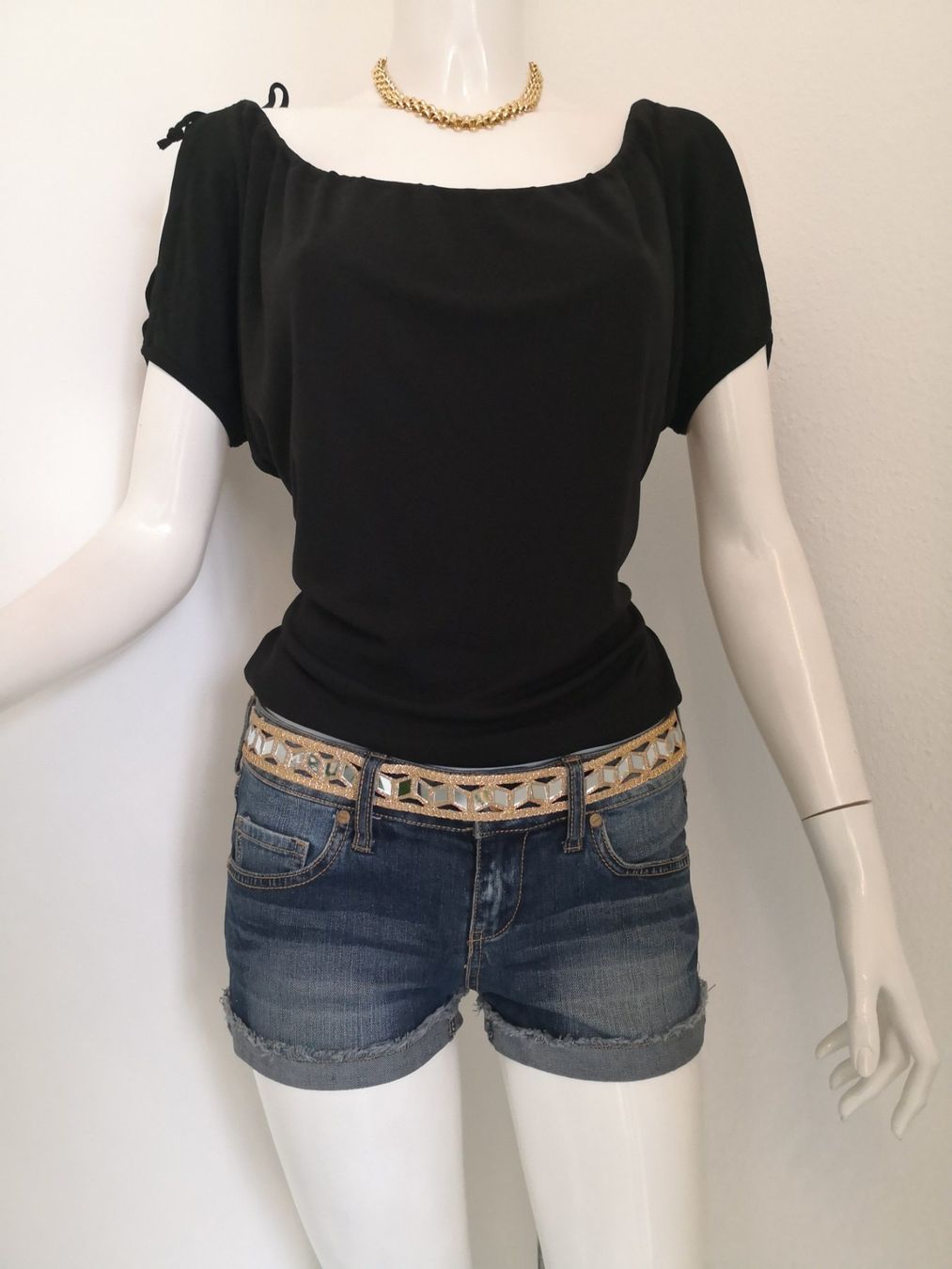 Mango Top: 🤩MANGO TOP SCHWARZ MIT SCHLITZE & MASCHEN – Nuovo (secondo la descrizione) da Olten venduto da Naja-Twins-Twins 9