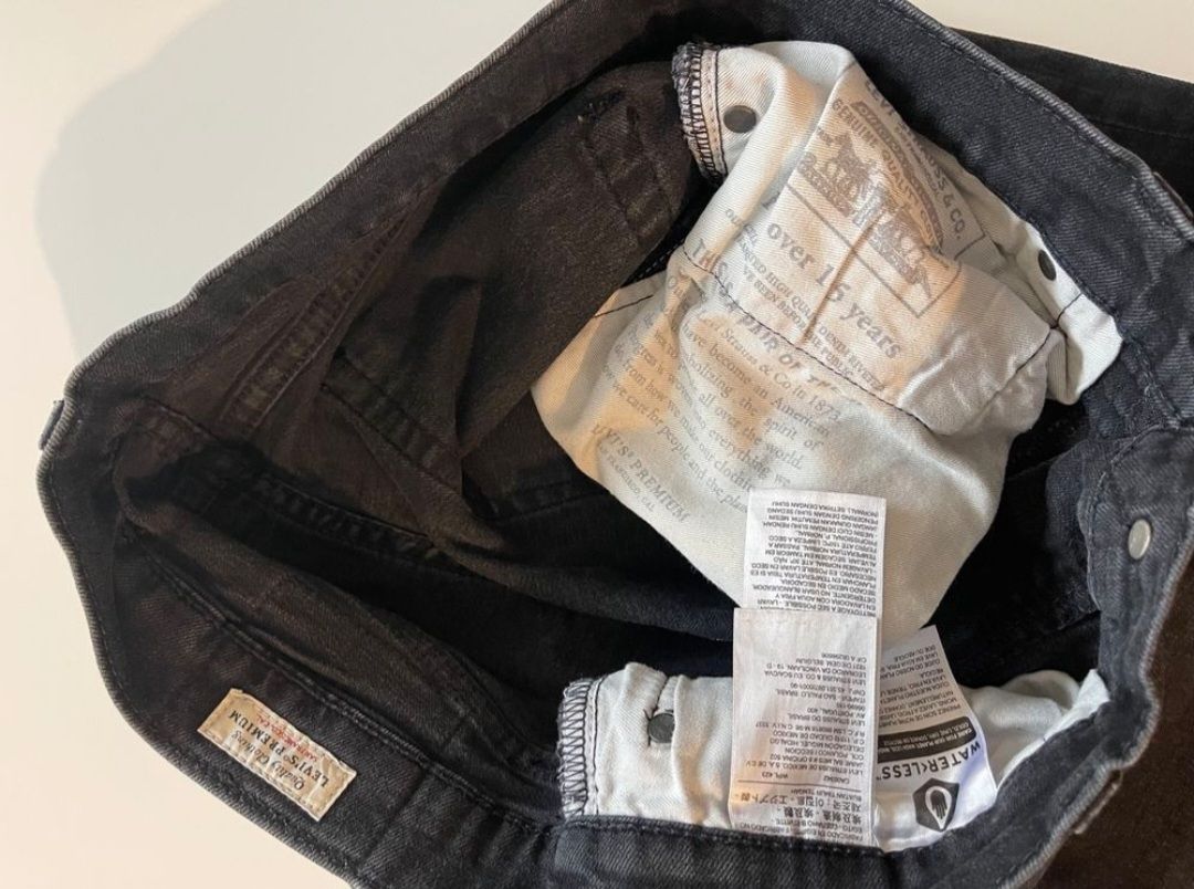 Levi's Jeans: Jean Levi's noir  – Gebraucht aus Cottens FR von Madm2-23 4