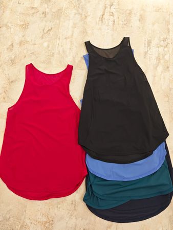 5 Stück Lululemon Tank Tops size 4