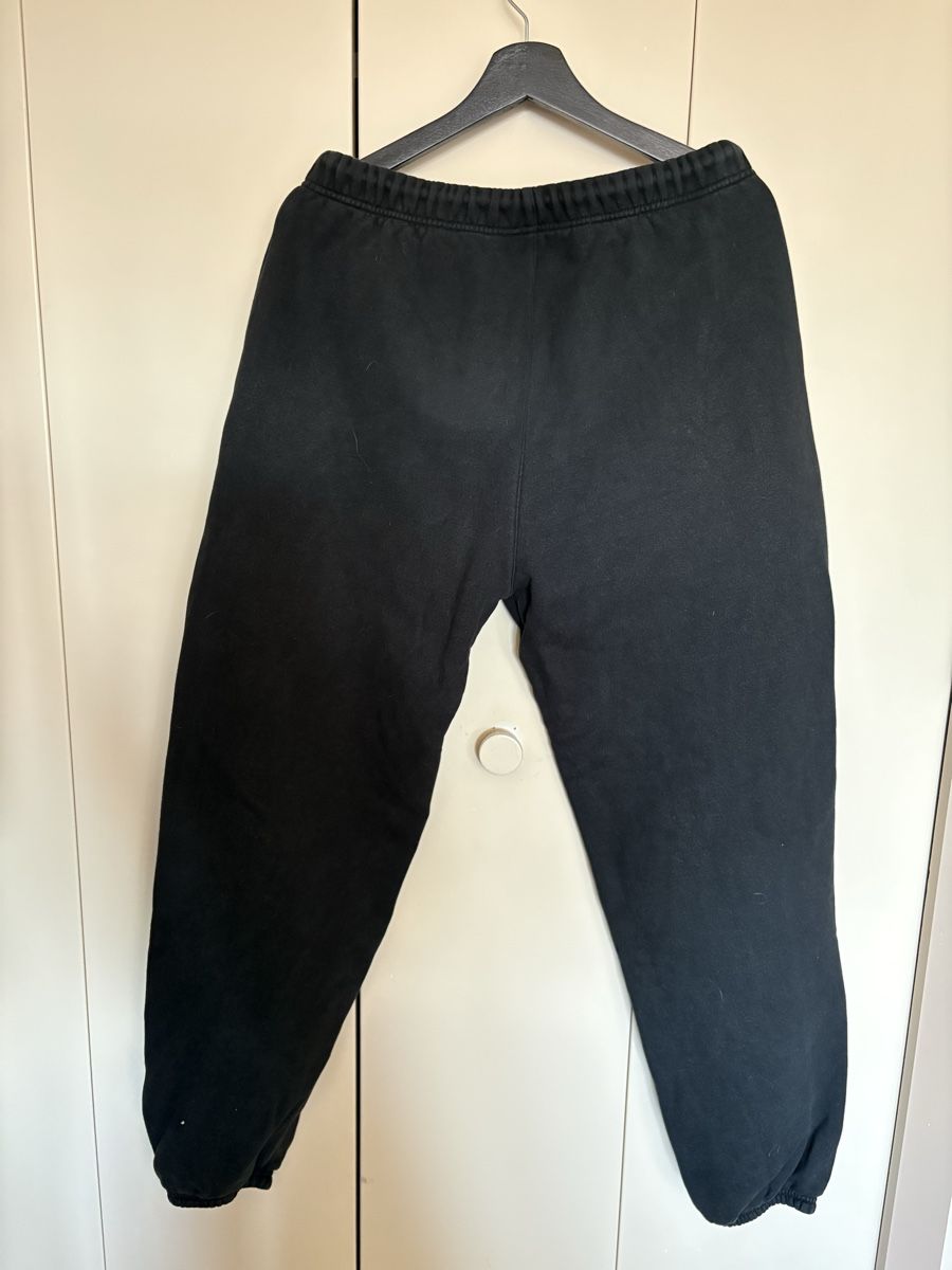 Fear of God Pantaloni: FEAR OF GOD ESSENTIALS jogging – Usato da GENEVE venduto da mchb 1
