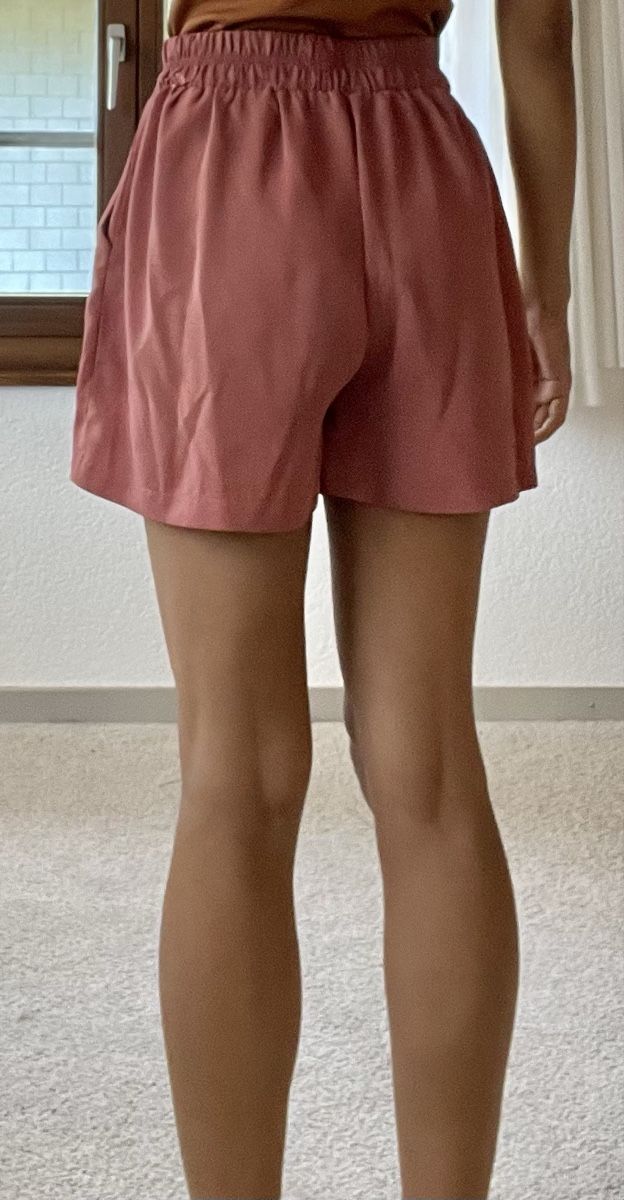 Hosen: Salmon short – Gebraucht aus Herisau von Ciaoschein 2