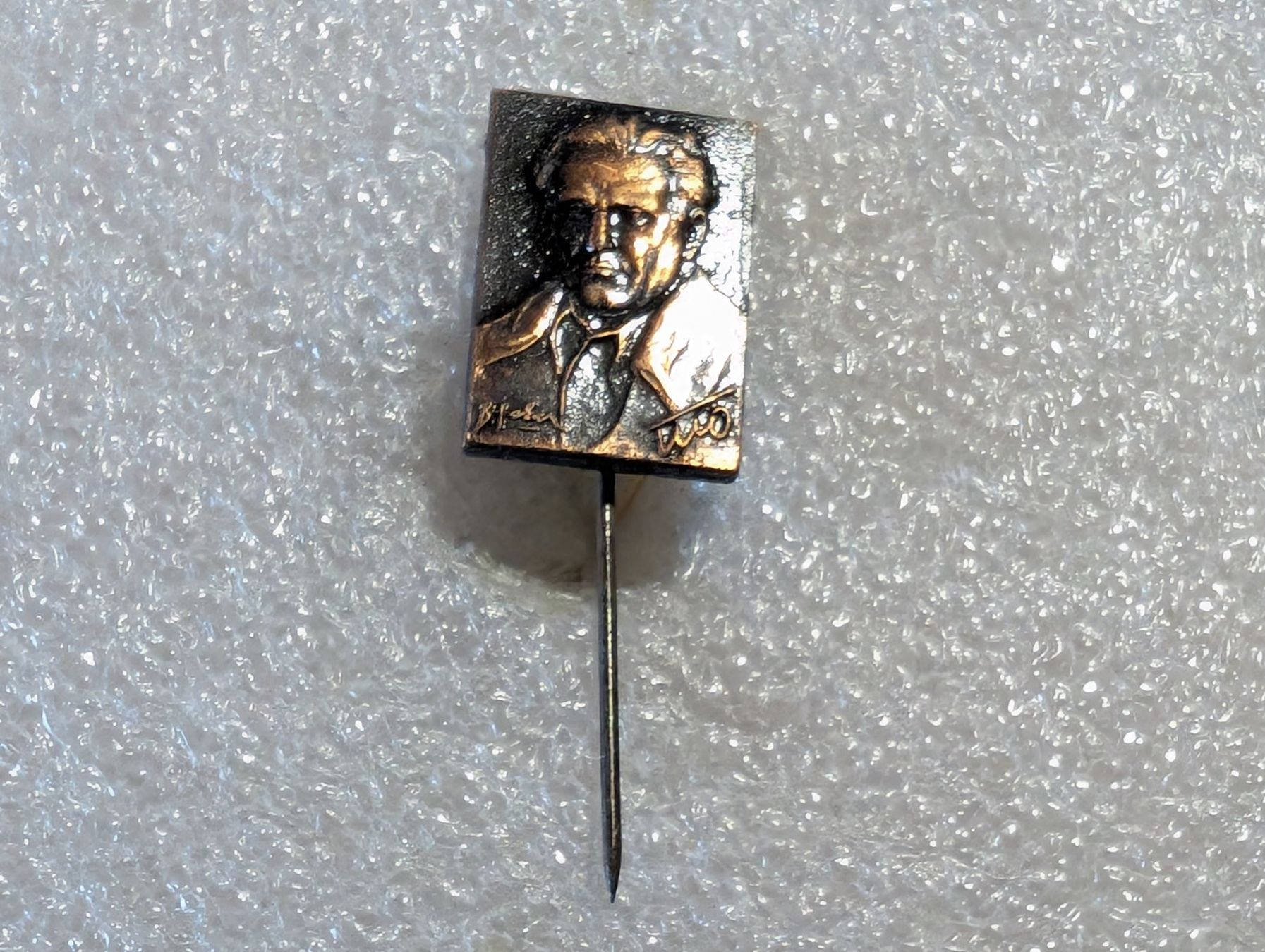 Plaquettes & Badges: Ansteckpin 39: – D'occasion à Oppligen par Pin-Fall-Shop