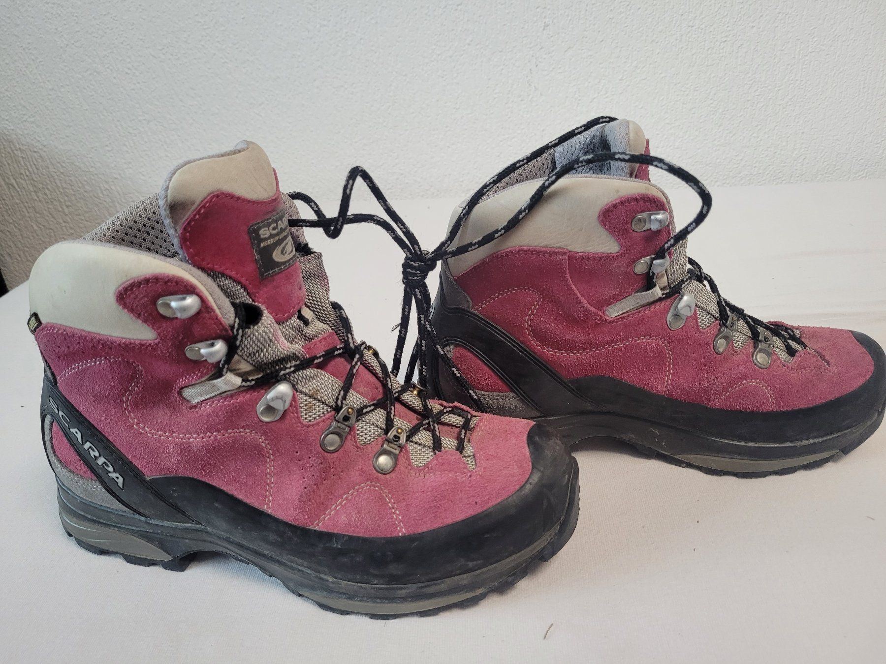 Scarpa Scarpe da donna: Wanderschuhe / Bergschuhe Scarpa Damen Gr. 38 – Usato da Uster venduto da Yayavanna 2