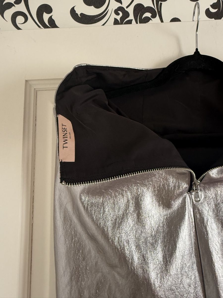 Twinset Gonne: Twinset Milano Silver Skirt – Nuovo (secondo la descrizione) da Corsier-sur-Vevey venduto da Kristina.Nova 5