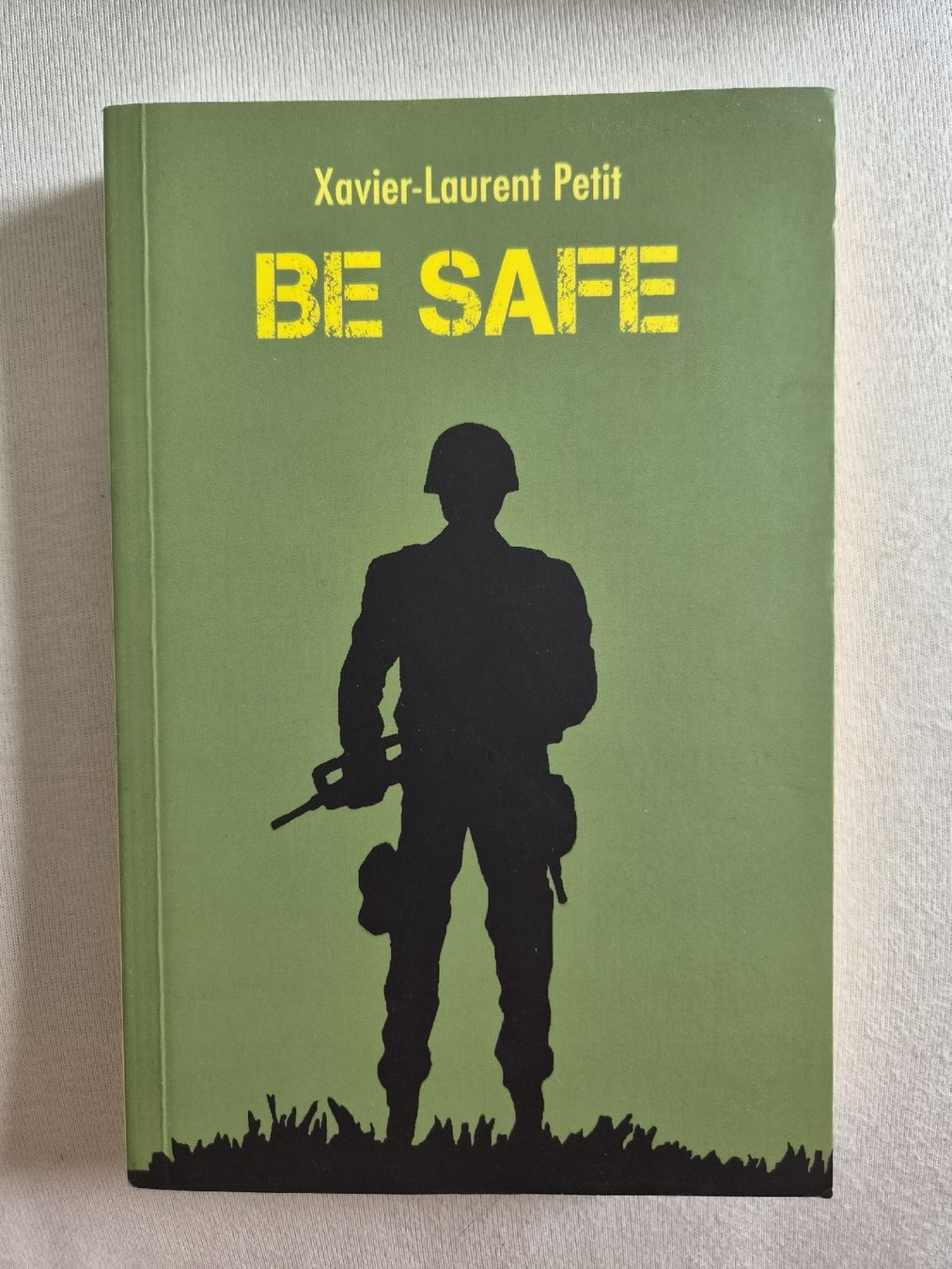 Livres: Buch BE SAFE Xavier-Laurent Petit  – D'occasion à Uznach par rir_k7xb