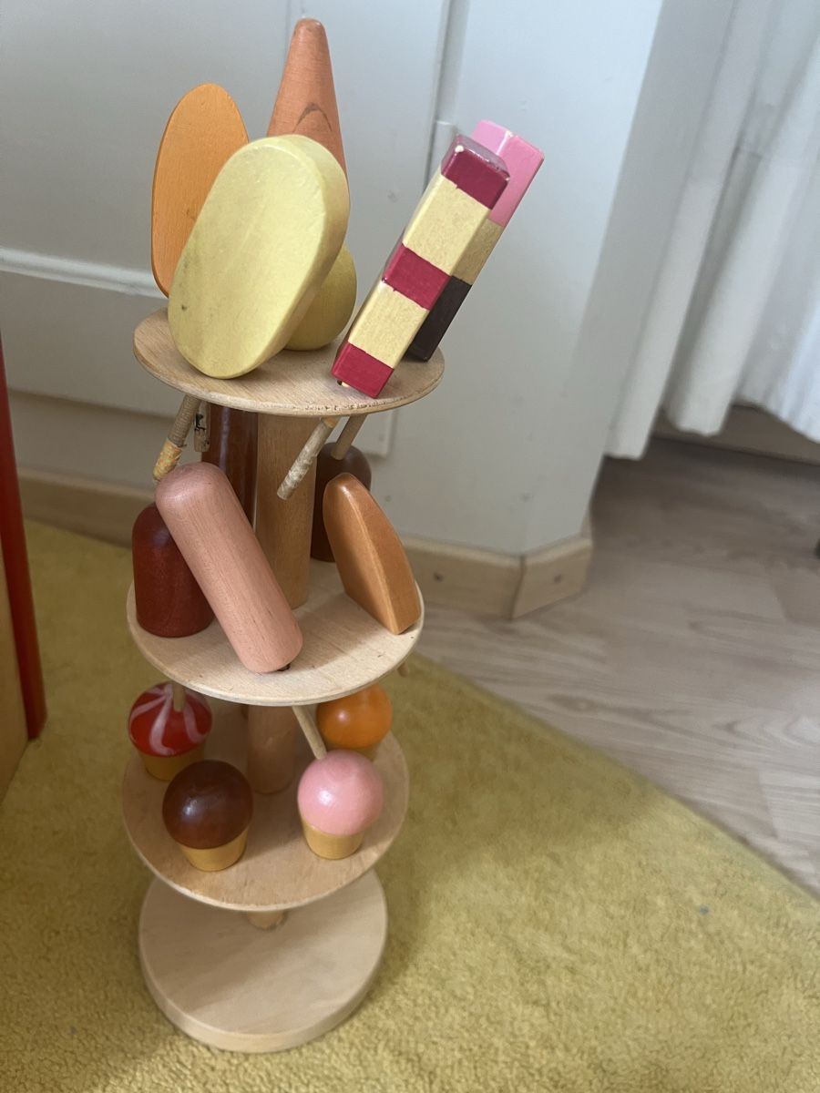 Spielzeuge: Gut erhaltene Kinderküche aus Holz – Gebraucht aus Oberhofen Thun'see von Ji0 5