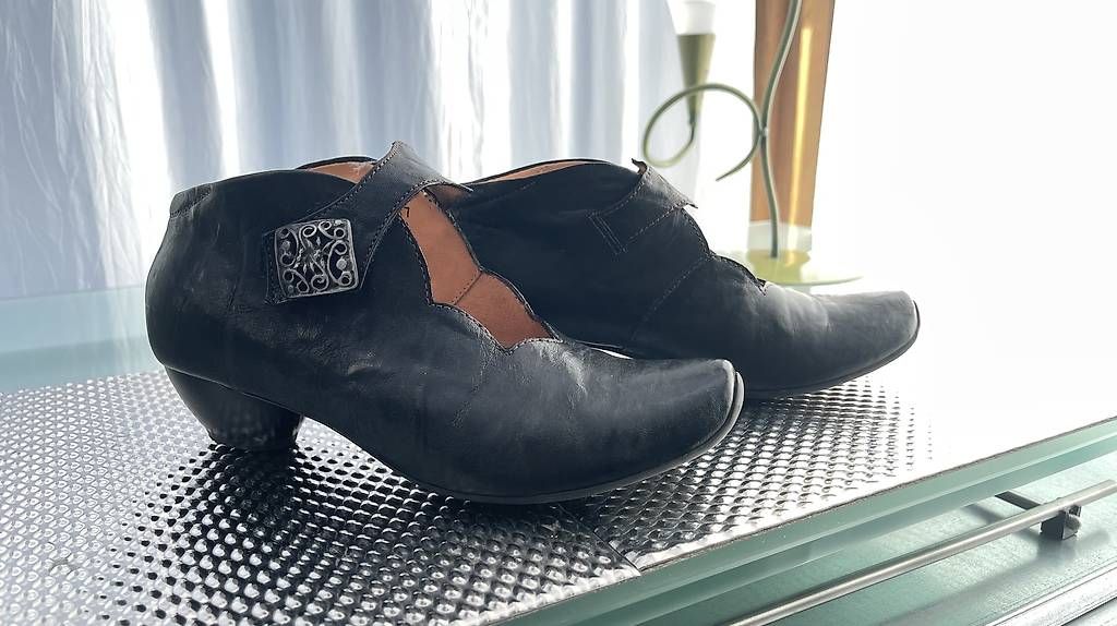 Scarpe da donna: Damen Stiefeletten Think – Usato da Aeschi SO venduto da sim_sp26 4