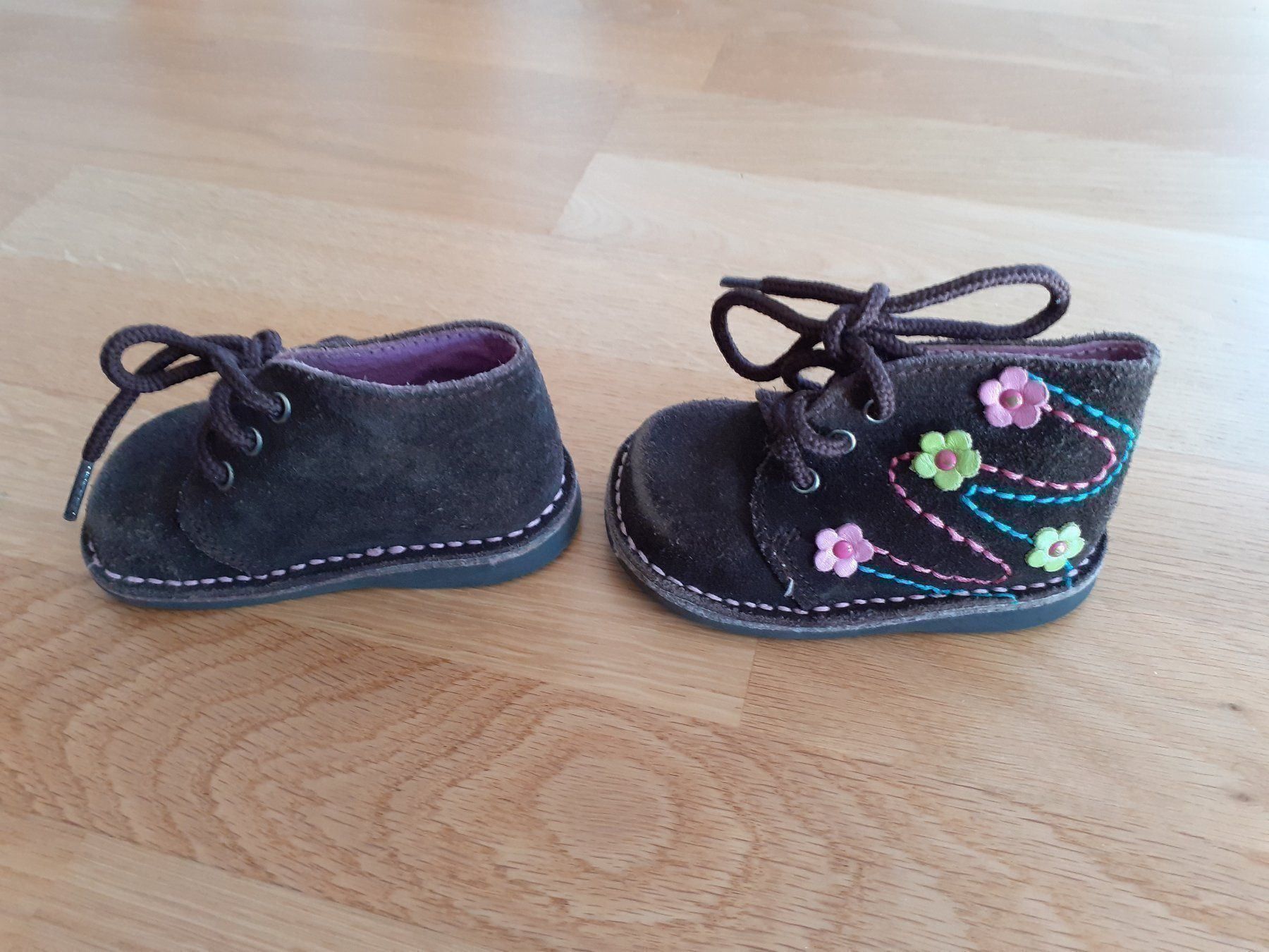 Scarpe per ragazzi: Herzige Lederschuhe, Gr. 18 – Usato da Wabern venduto da jeroalila 1