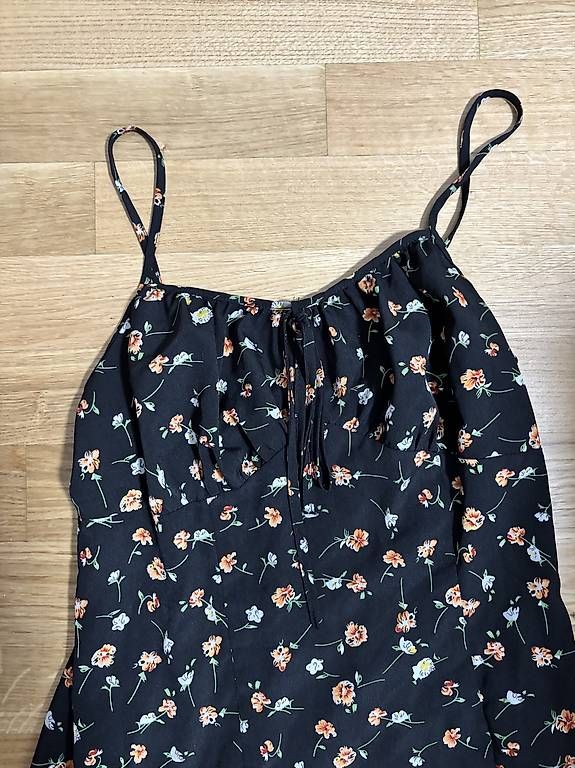 Vestiti: Robe – Usato da Monthey venduto da Susii_M 1