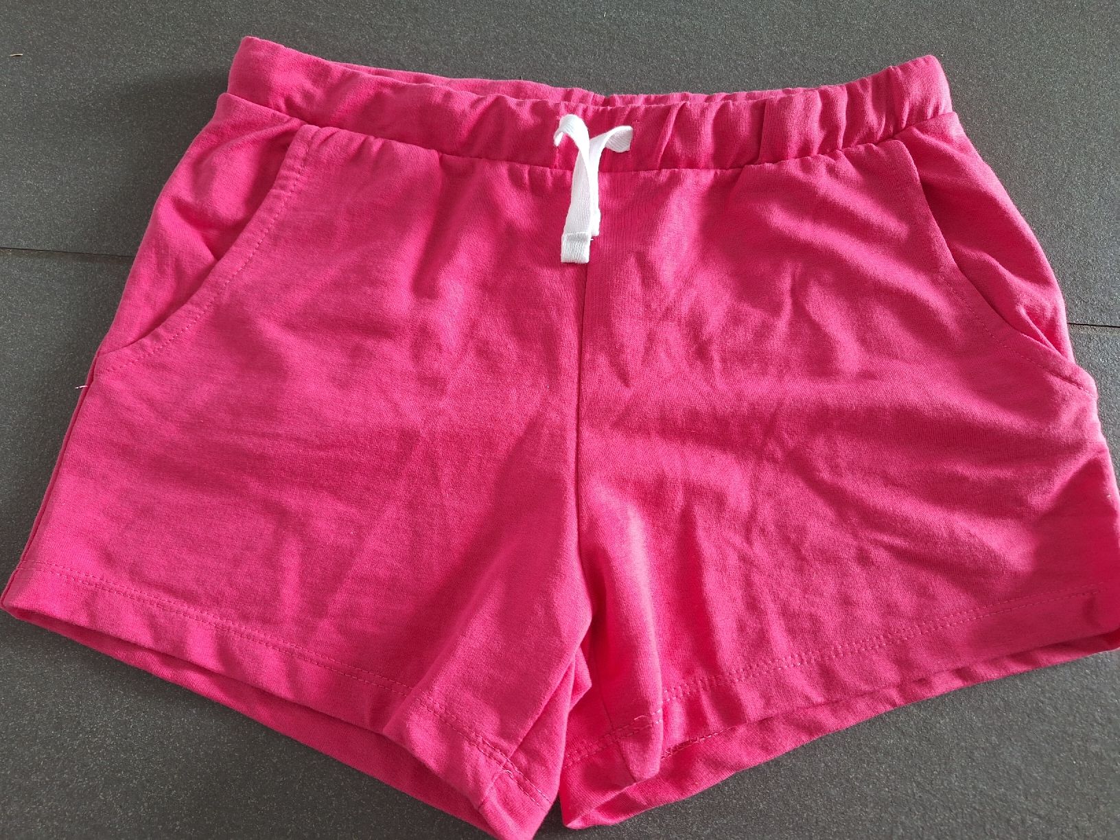 Pantaloni: Shorts, kurze Hose Gr.. 146 / 152 – Usato da Brittnau venduto da Norge77 1