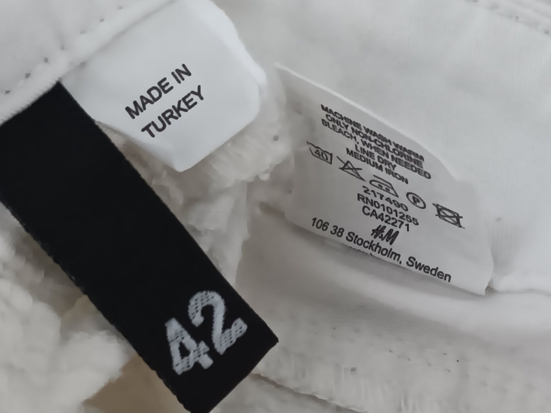 H&M Jeans: H&M Jeans taille / Grosse 42 – Usato da Cossonay-ville venduto da Super-Price-Quality 9