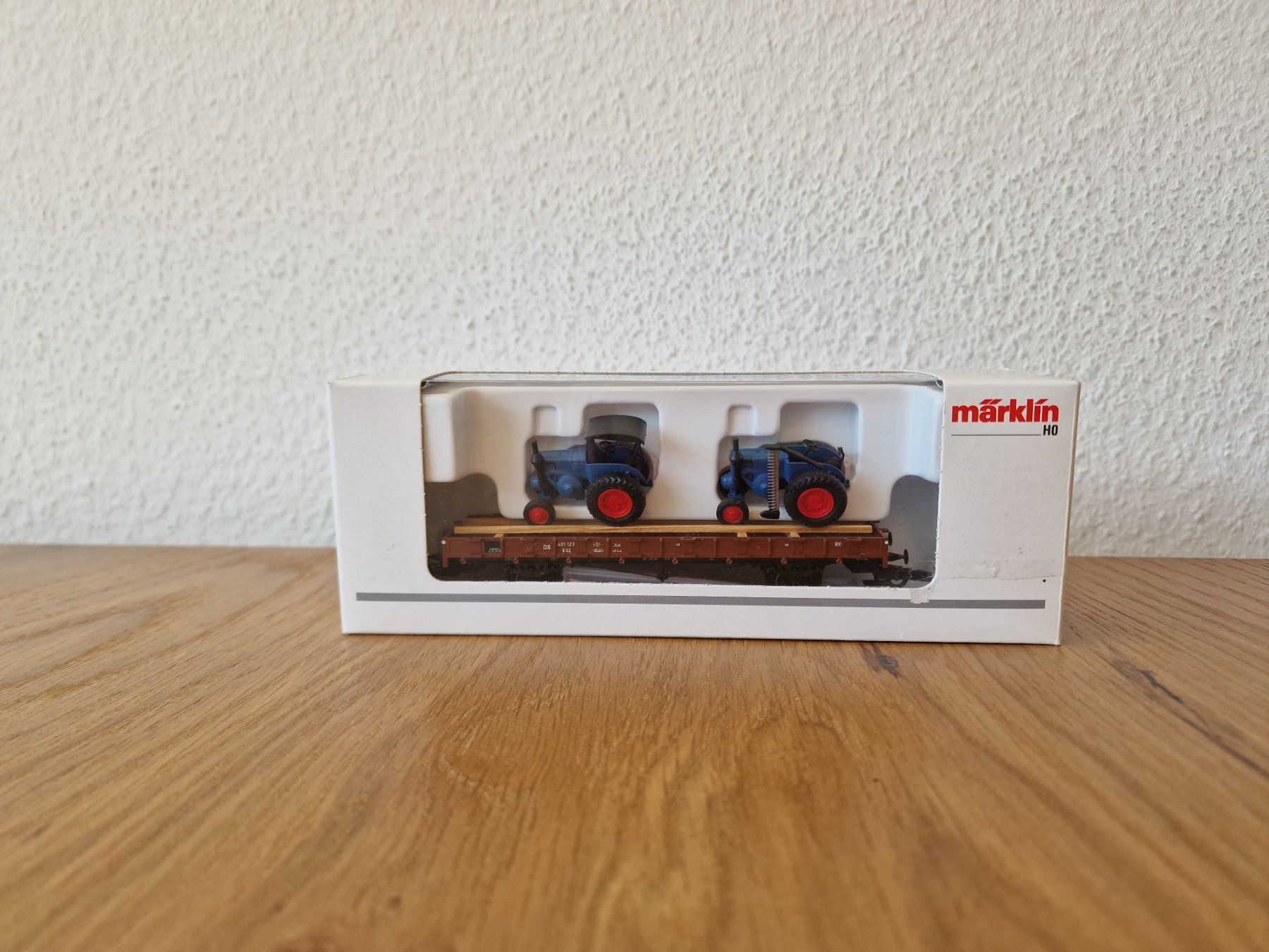 Märklin Modellini di ferrovie: DB Flachwagen mit 2 Traktoren H0 – Usato da Matten b. Interlaken venduto da lor_hr9w 4