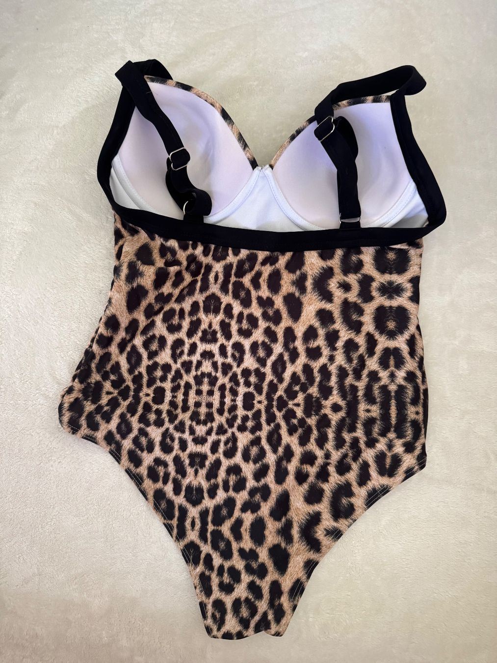 Costumi da bagno & Bikini: Leopard Print Swimsuit, Size Medium - – Nuovo (secondo la descrizione) da Wallisellen venduto da Buy.me.one.more.time 1