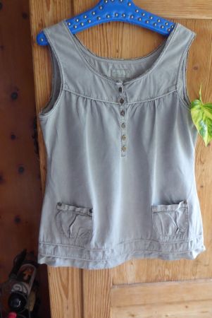Oliv farbenes Top Gr 42  CASUAL