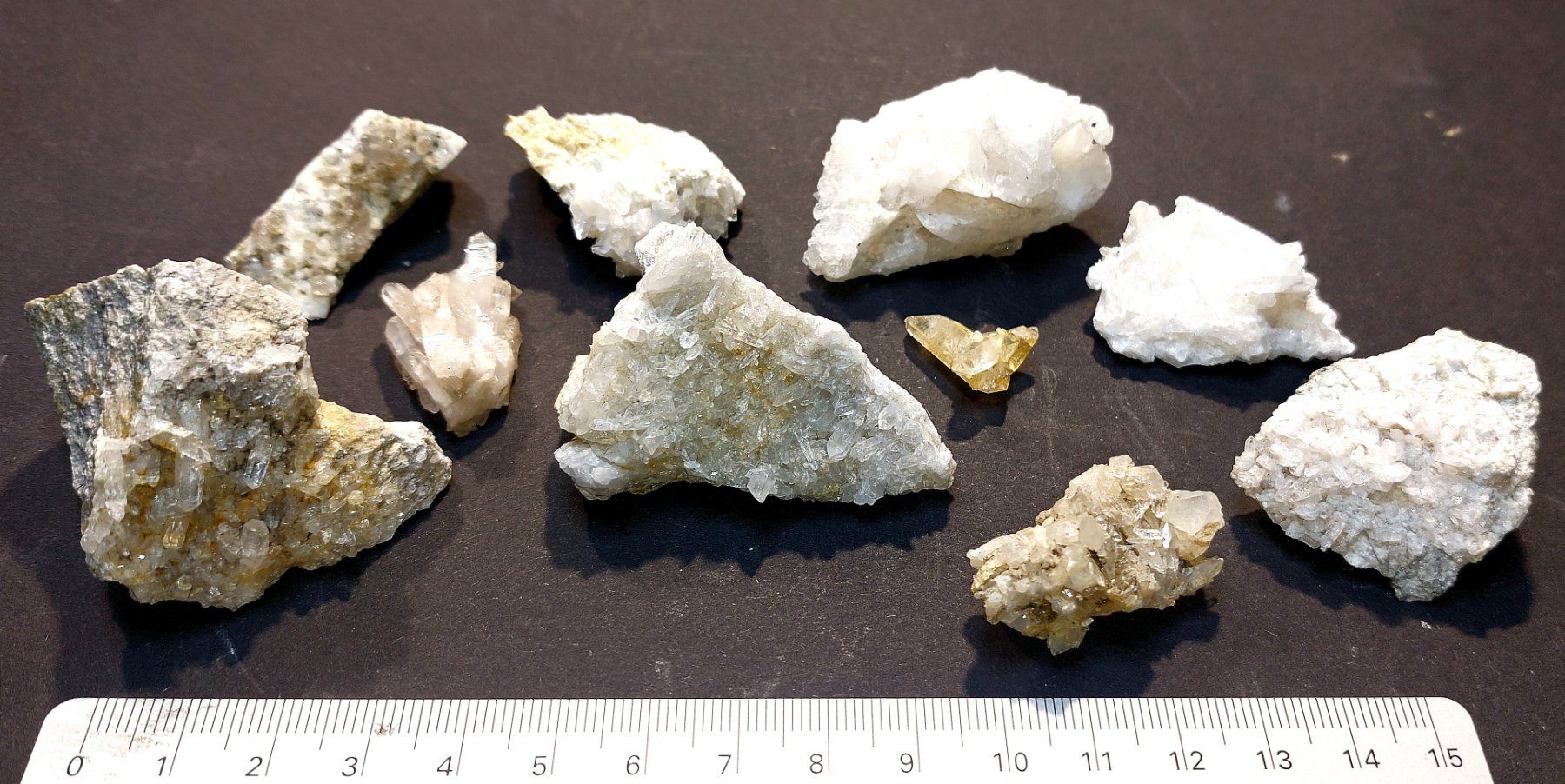 Minerali & Pietre curative: Lot mit kleinen Schweizer Bergkristallen – Usato da Thal venduto da wicko