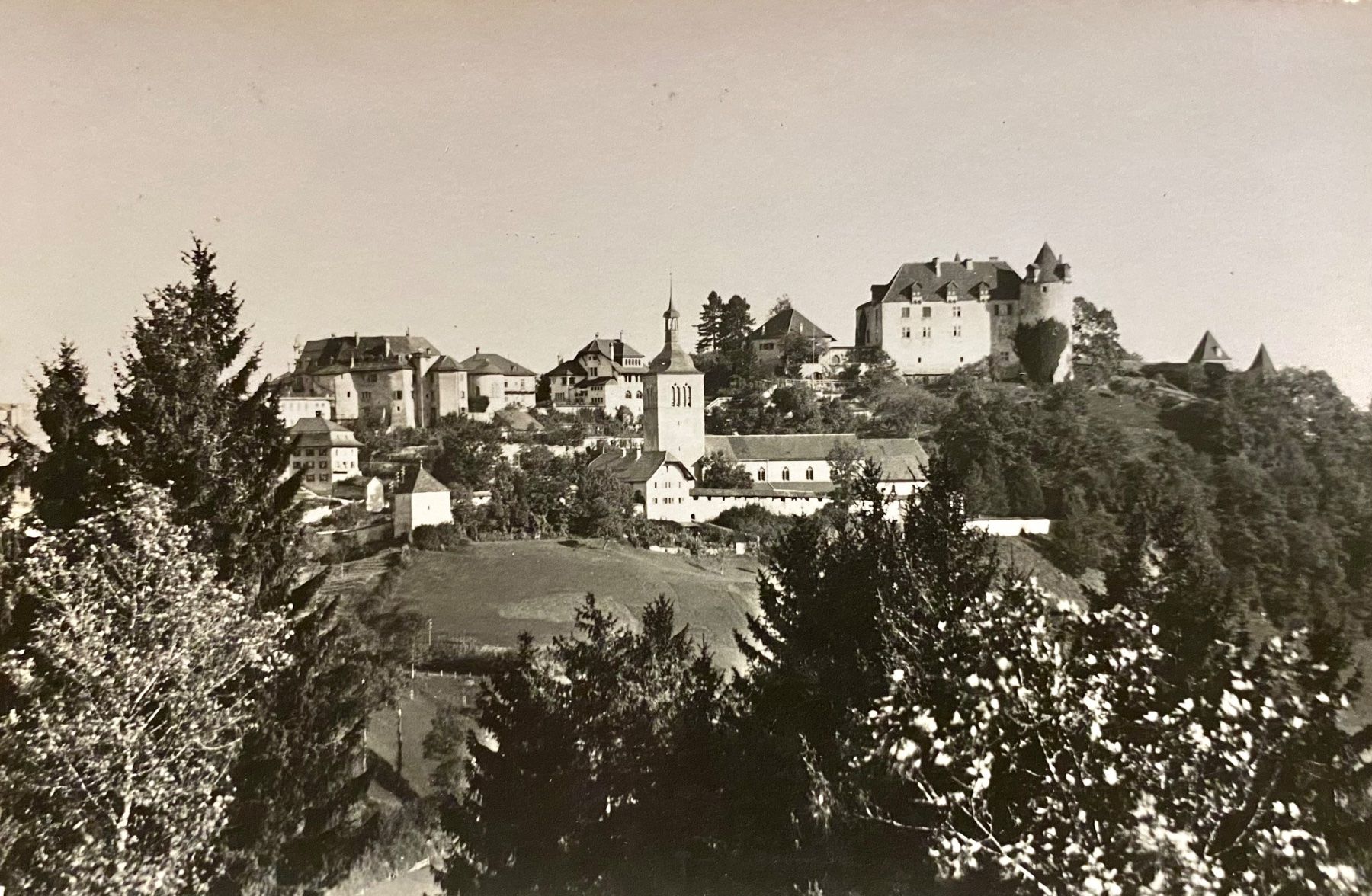 Cartoline postali: GRUYÈRES - Greyerz mit Schloss – Usato da Root venduto da ENGLAND-TREASURES 1