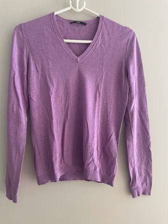 Huge Boss sweater - size S