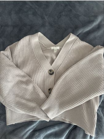Beiger Strickcardigan