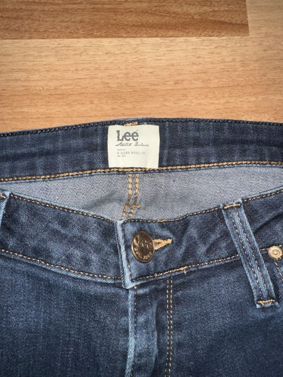 Lee Jeans: Lee Damen Jeans dunkelblau einf. Bundweite ca. 39 cm – Usato da St. Gallen venduto da mai_gd7k 1