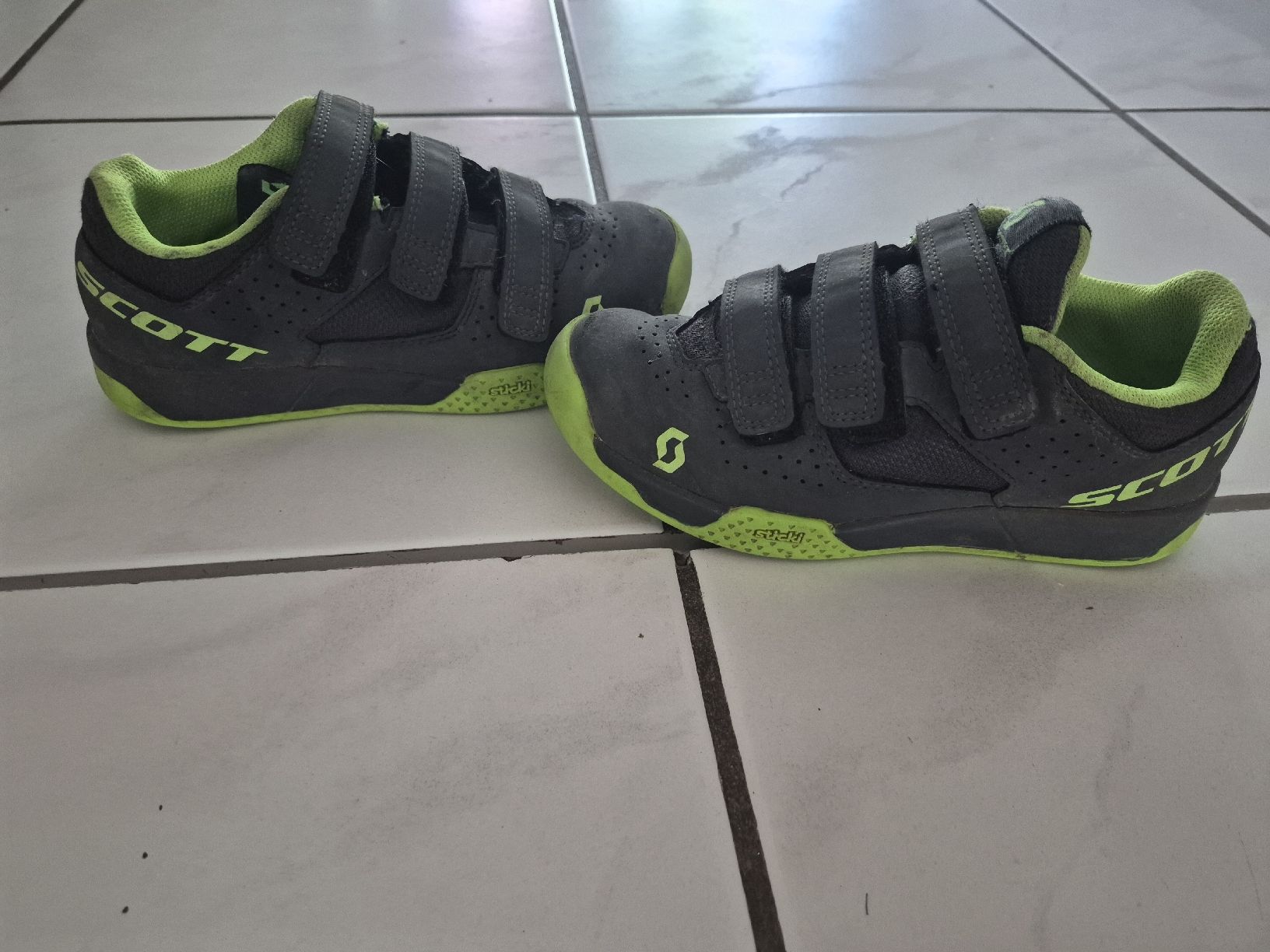 Scarpe da uomo: Scott Velo Schuhe Gr 31 – Usato da Villigen venduto da KaAn12 1