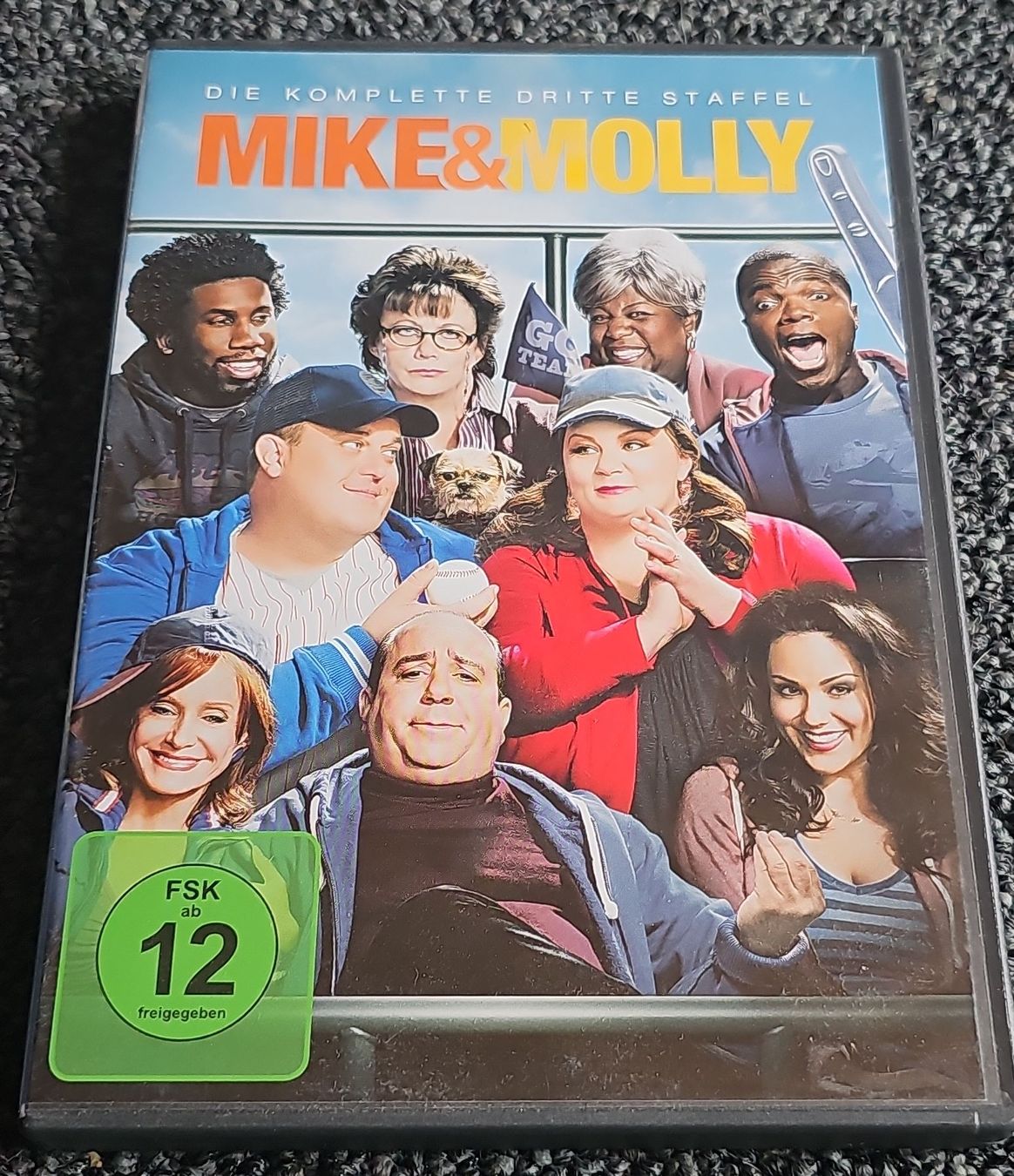 Tutti i DVDs: Mike & Molly - Die komplette dritte Staffel – Usato da Ruswil venduto da jan_bxl5