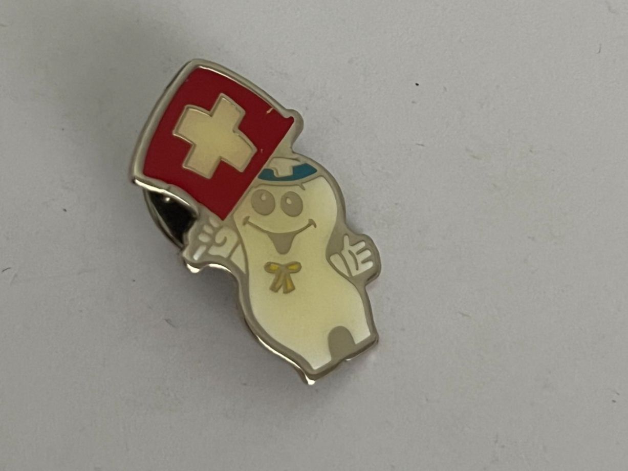 Plaketten & Abzeichen: Pin Schweizer Flagge Bio Steinfels – Gebraucht aus Dietikon von sch_w2tw