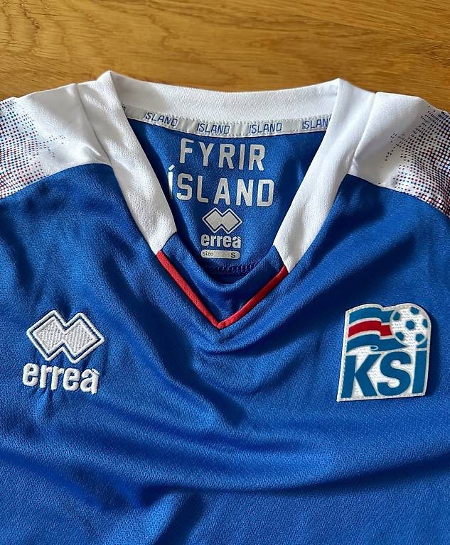 Leibchen & Hosen: Original Errea Island Trikot Gr. S – Gebraucht aus Egliswil von Saali87 2