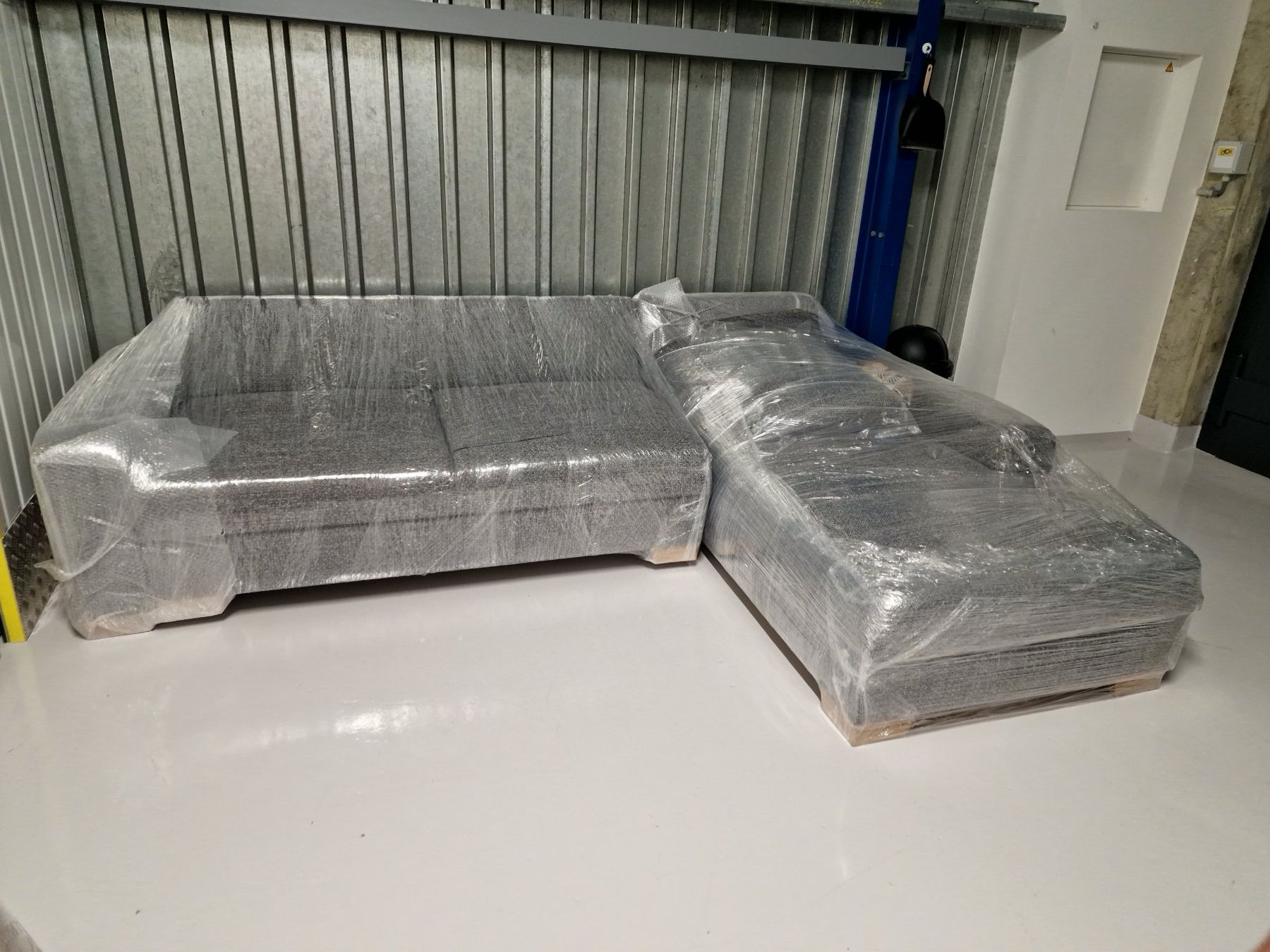 Ikea Divani: Gemütliches Ecksofa / SÖRVALLEN  Grau, Top Zustand! – Usato da Killwangen venduto da bmy_5rtt 5