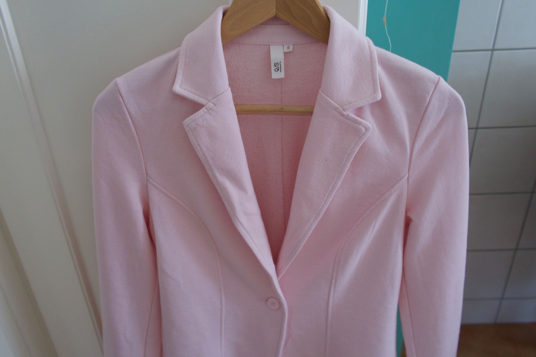 S.Oliver Giacche: S.Oliver - Veste en jersey rose - S – Nuovo (secondo la descrizione) da Lausanne venduto da Etoile96
