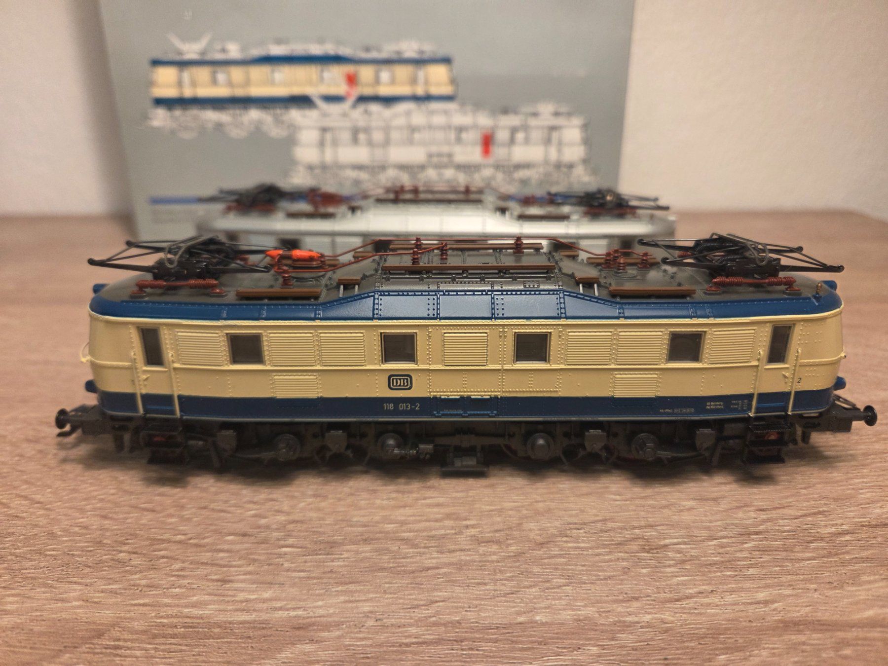 Märklin Modellini di ferrovie: Märklin 3667 E-Lok BR E18+118 DB Digital H0 – Usato da St-Aubin-Sauges venduto da Lo_Go 4
