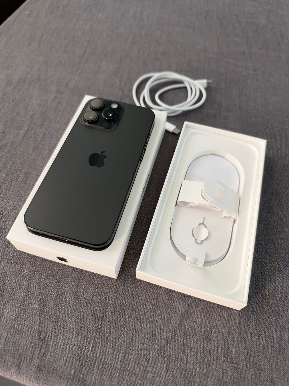 Apple Telefoni cellulari / Smartphones: iPhone 16 Pro Max, Originalverpackung GRATIS Versand + Hülle – Nuovo e nell'imballaggio originale da Bergdietikon venduto da wal_rr6b