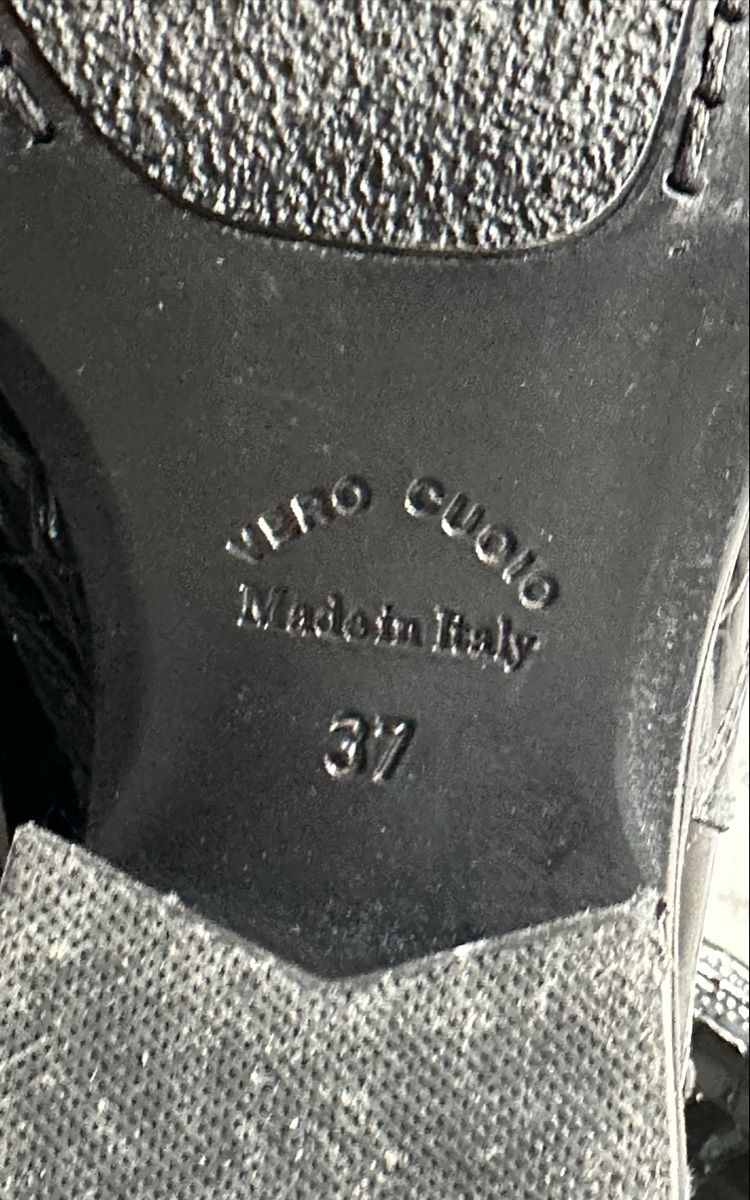 Scarpe da donna: Stivali in vernice nera – Usato da Castel San Pietro venduto da Moregi 5