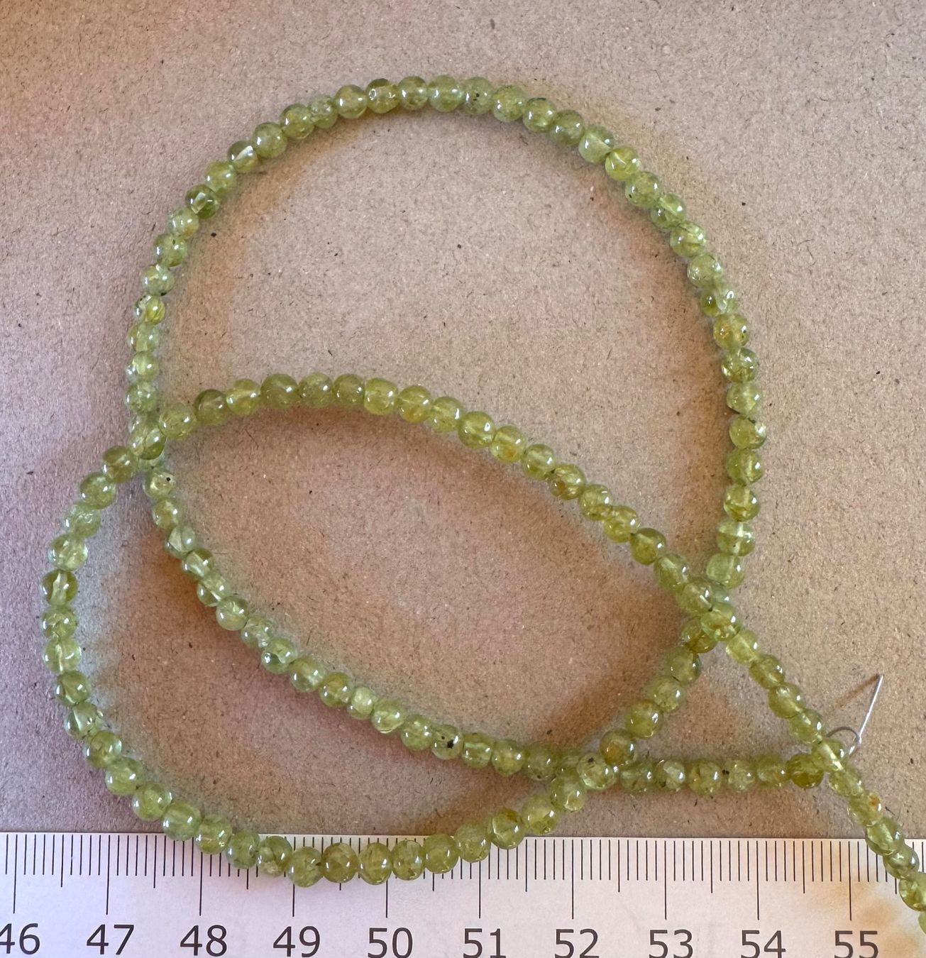 Ketten: Peridot. Olivin       runde Form    45cm  4mm – Neu und originalverpackt aus Leuggern von gemshow 8