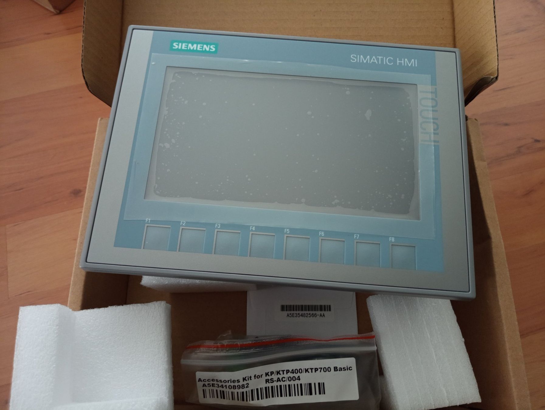 Siemens Elektronikbauteile: Siemens SIMATIC HMI KTP700 Basic / 6AV2123-2GB03-0AX0 – Neu (gemäss Beschreibung) aus Ufhusen von HKSC