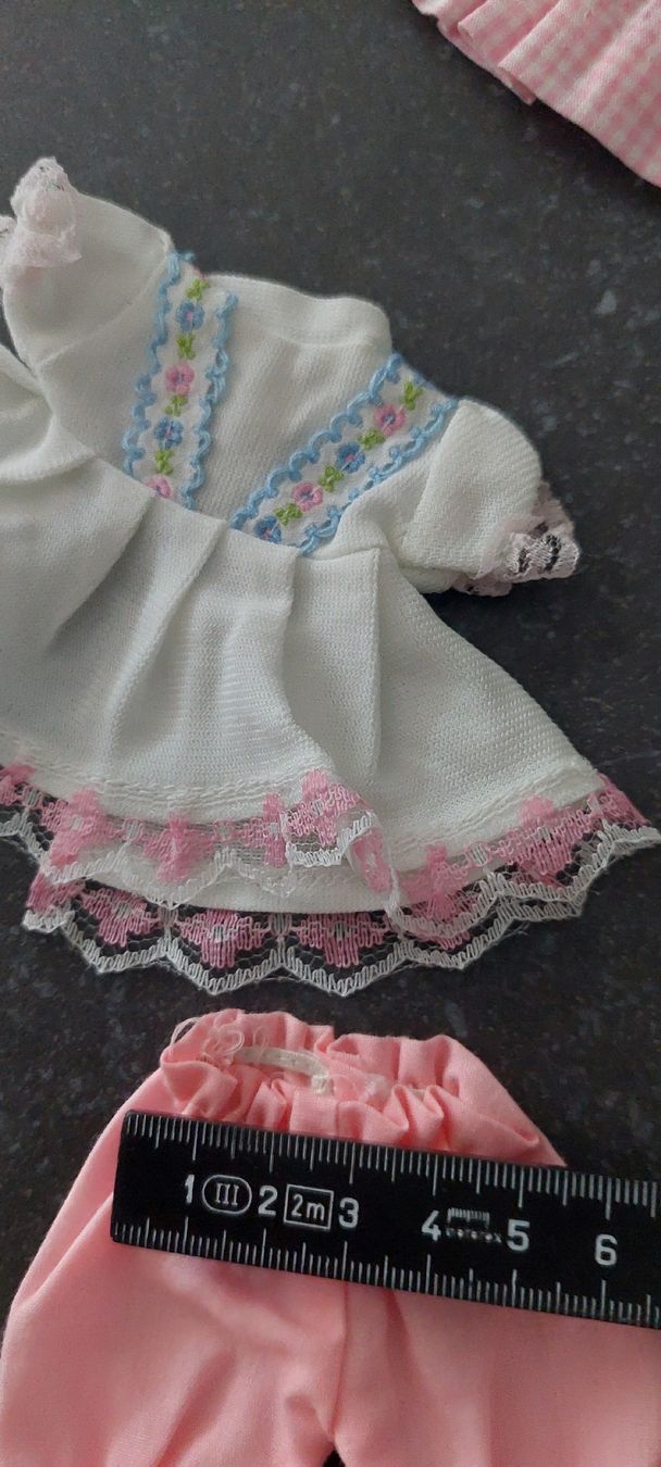 Bambole: Puppenkleidchen – Usato da Muri AG venduto da nindo1 8