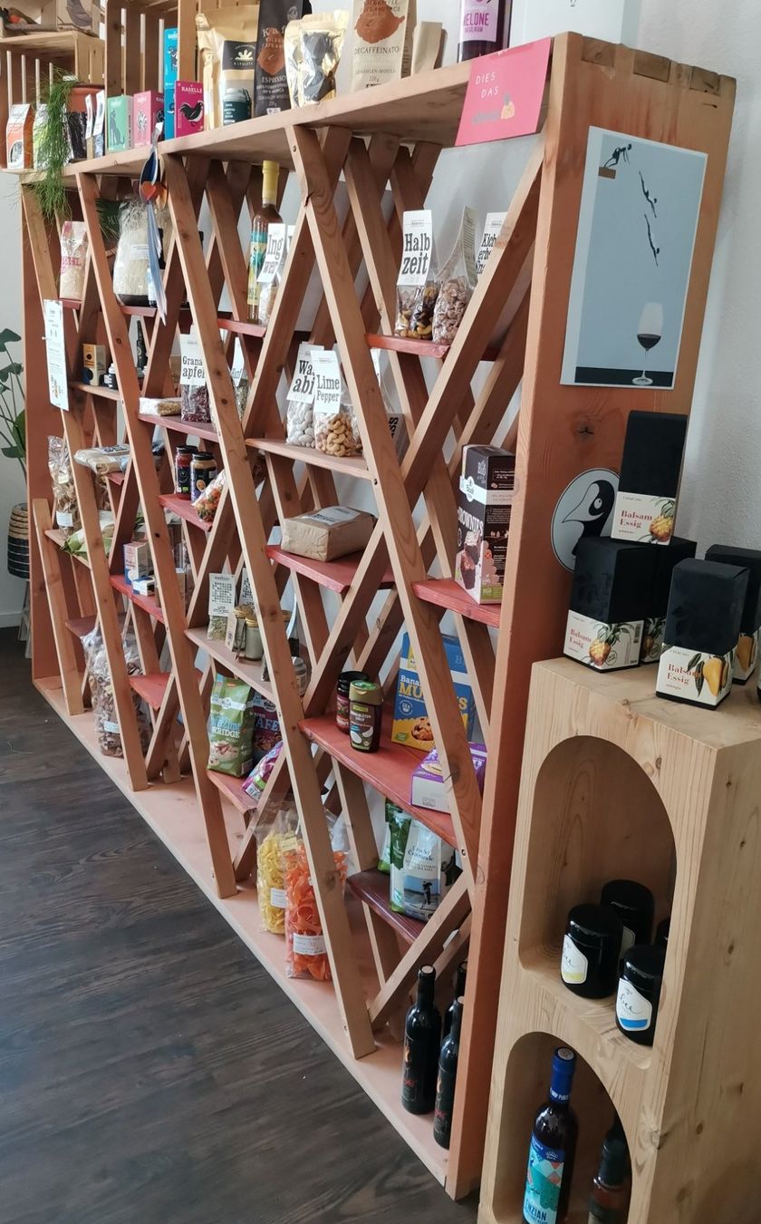 Scaffali: Holz Regal / Weinregal als Hingucker! – Usato da Rorschach venduto da Vanc