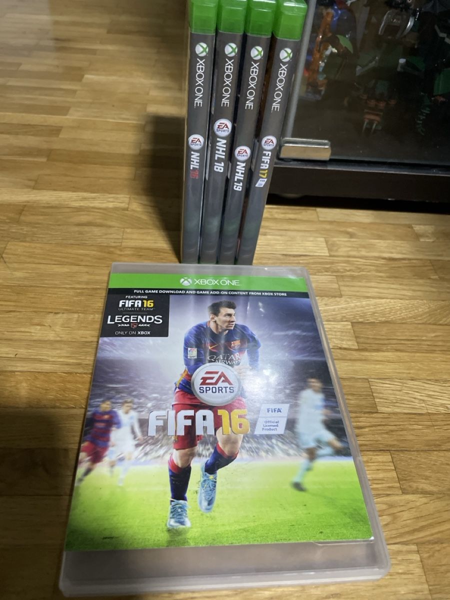Giochi: Xbox One Spiele: FIFA und NHL – Usato da Rheinfelden venduto da tvi_ghr7