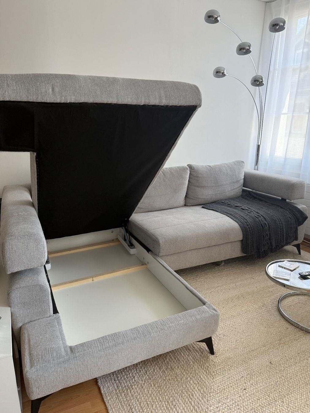 Divani: Ausziehbares Ecksofa grau – Usato da St. Gallen venduto da sarah0004 1