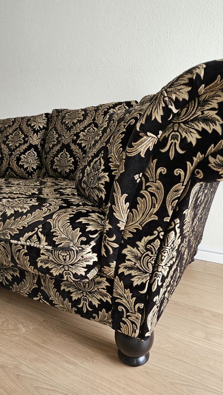 Kare Divani: Kare Design 2 Barock-Sofa mit 1 Hocker – Usato da Uster venduto da _only4you_ 2