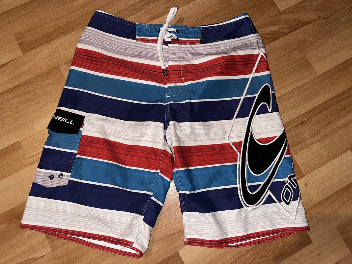 O'Neill Pantaloni: O'Neill Badehose Gr. 29 einfache Bundweite 39cm – Usato da St. Gallen venduto da mai_gd7k